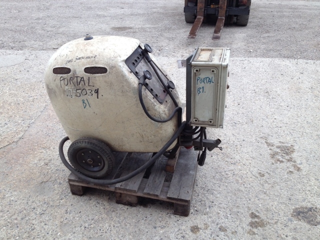 6440 - Electrode Welder with Box - ESAB - Type: TF350