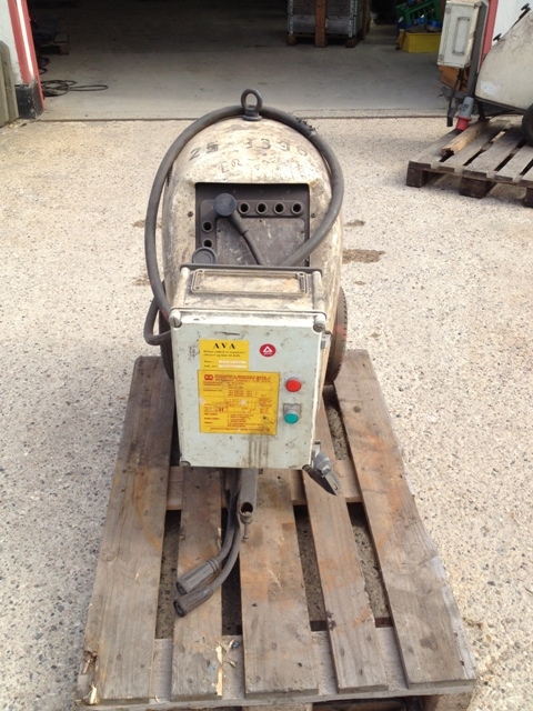 6441 - Electrode Welder with Box - ESAB - Type: TF350
