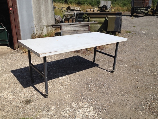 6476 - Work Table with Wheels