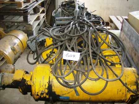 2097 - 604 - Munck  Winch type 223 - 2423      8 T      4 strands